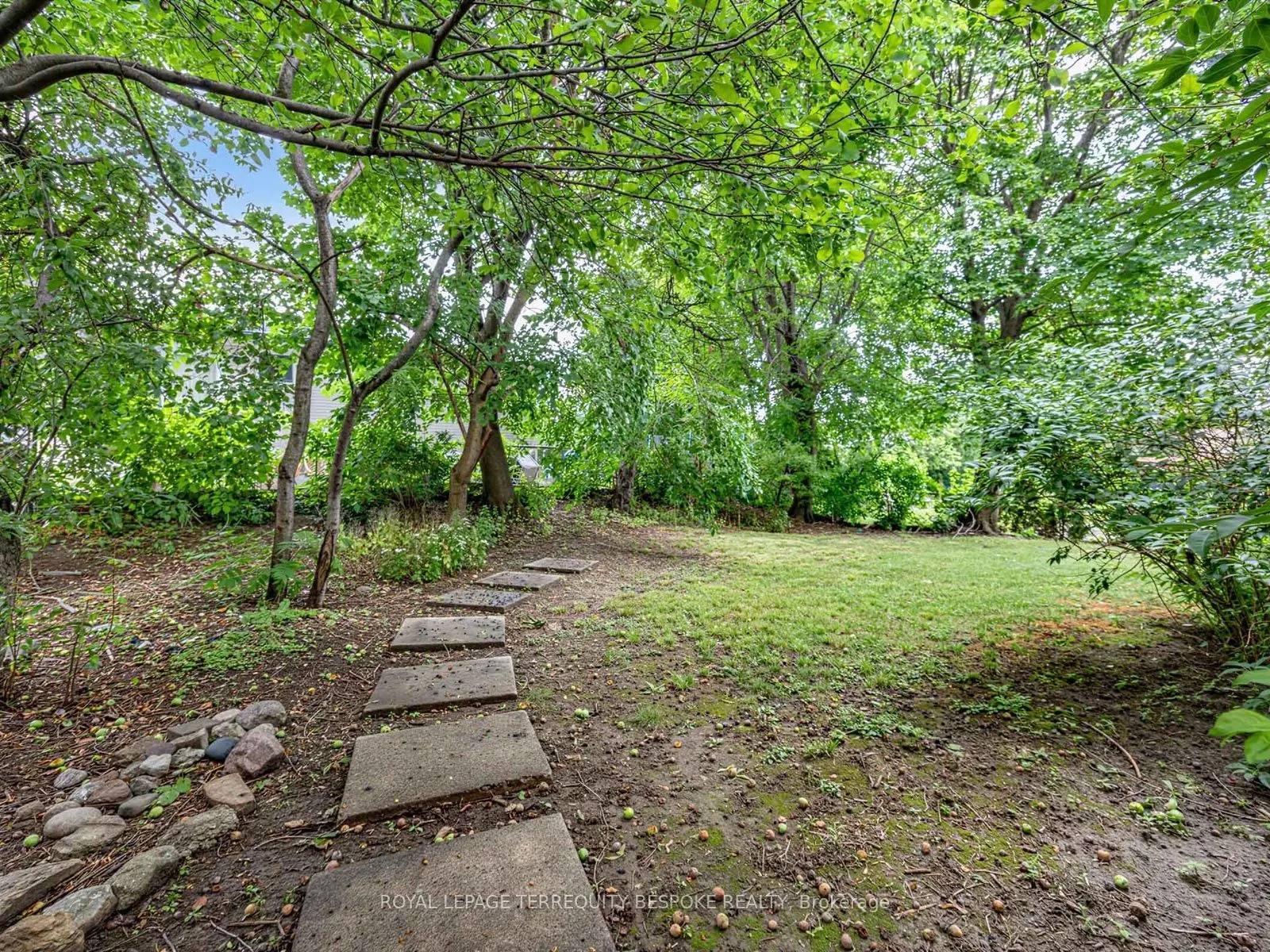 9 Midcroft Drive