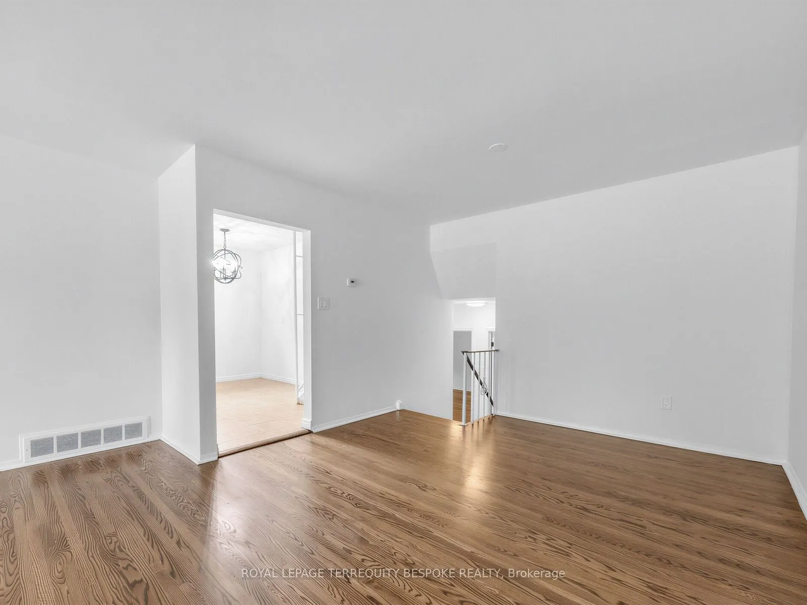 9 Midcroft Drive