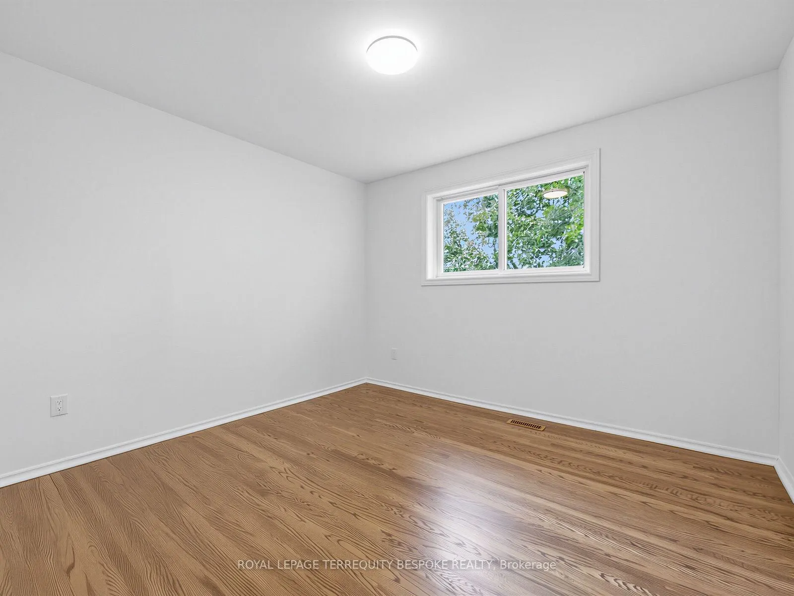 9 Midcroft Drive