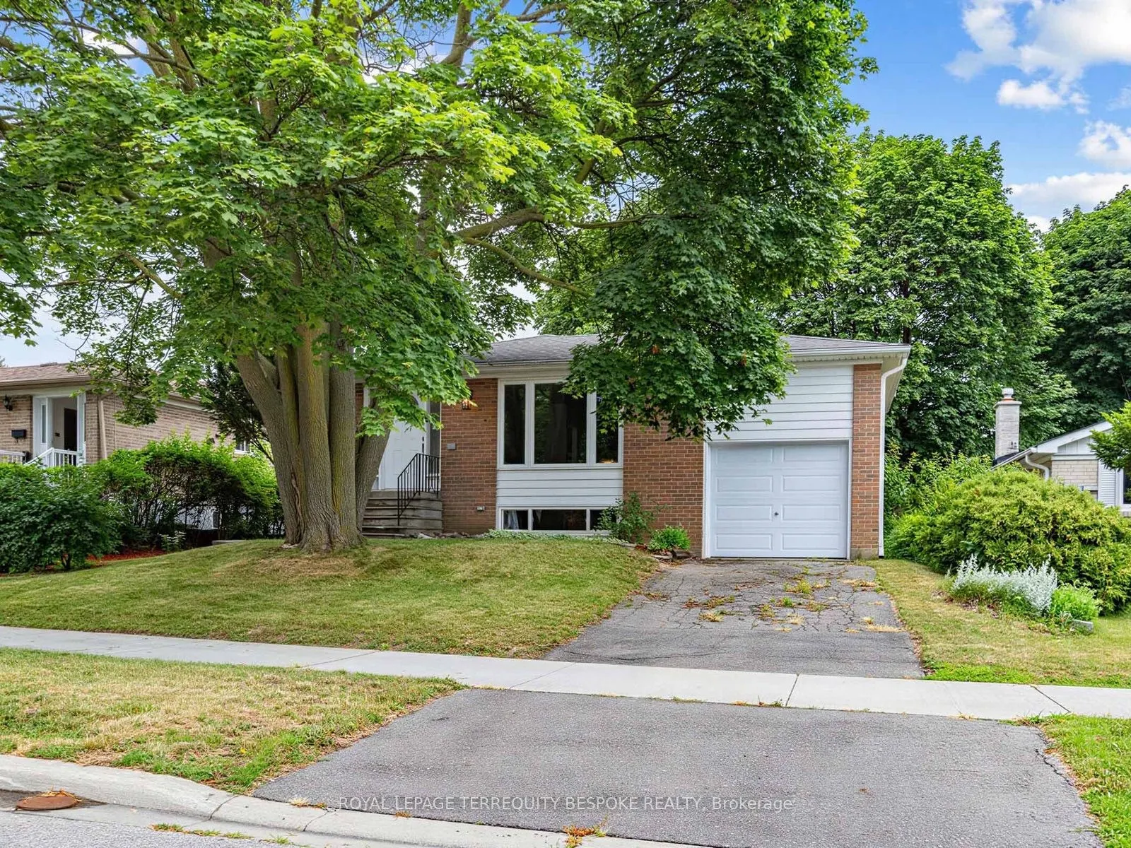 9 Midcroft Drive