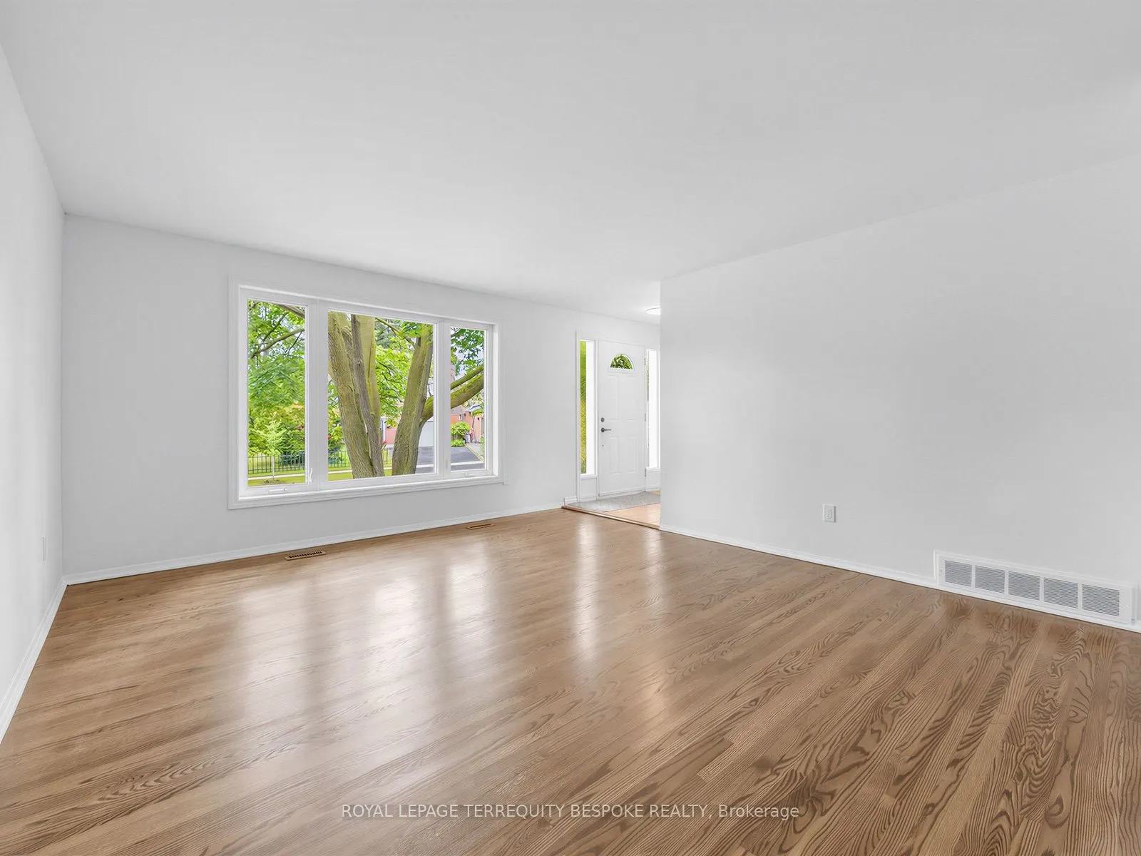 9 Midcroft Drive
