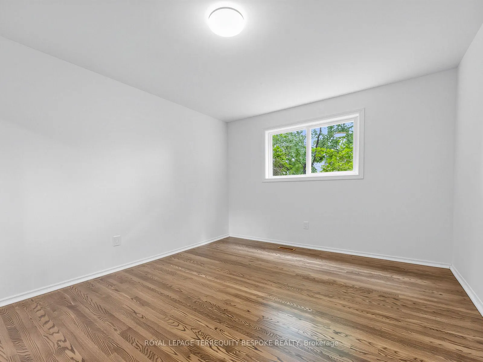 9 Midcroft Drive