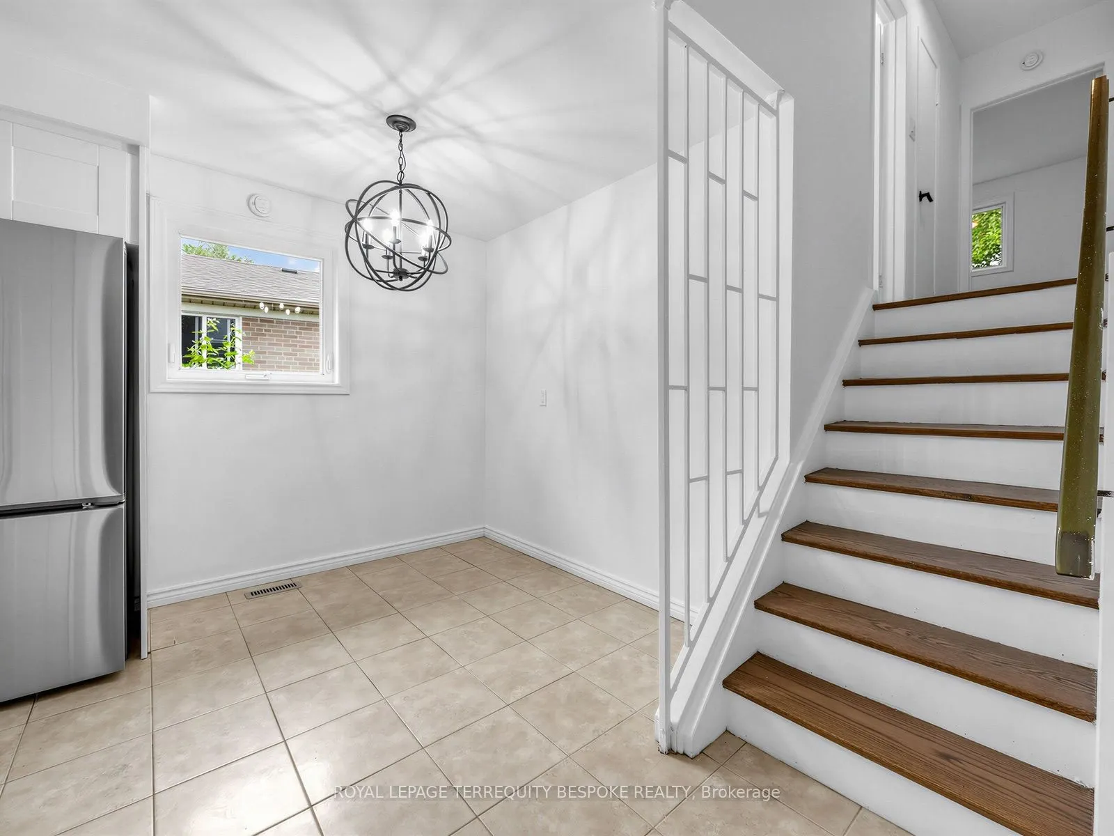 9 Midcroft Drive