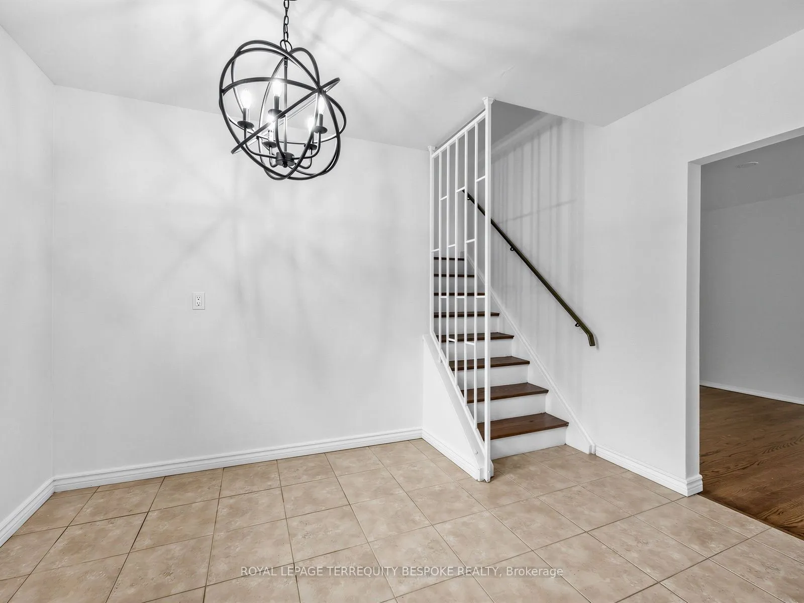 9 Midcroft Drive