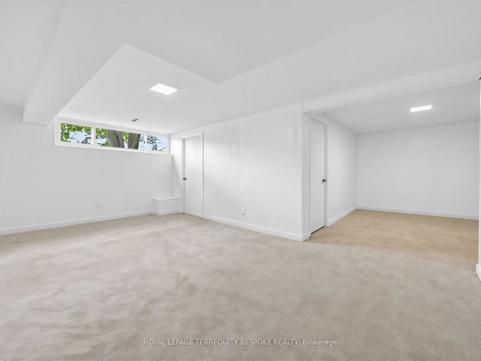 9 Midcroft Drive