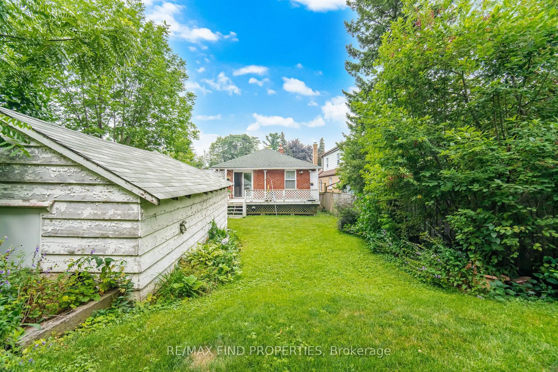 36 Pinegrove Avenue