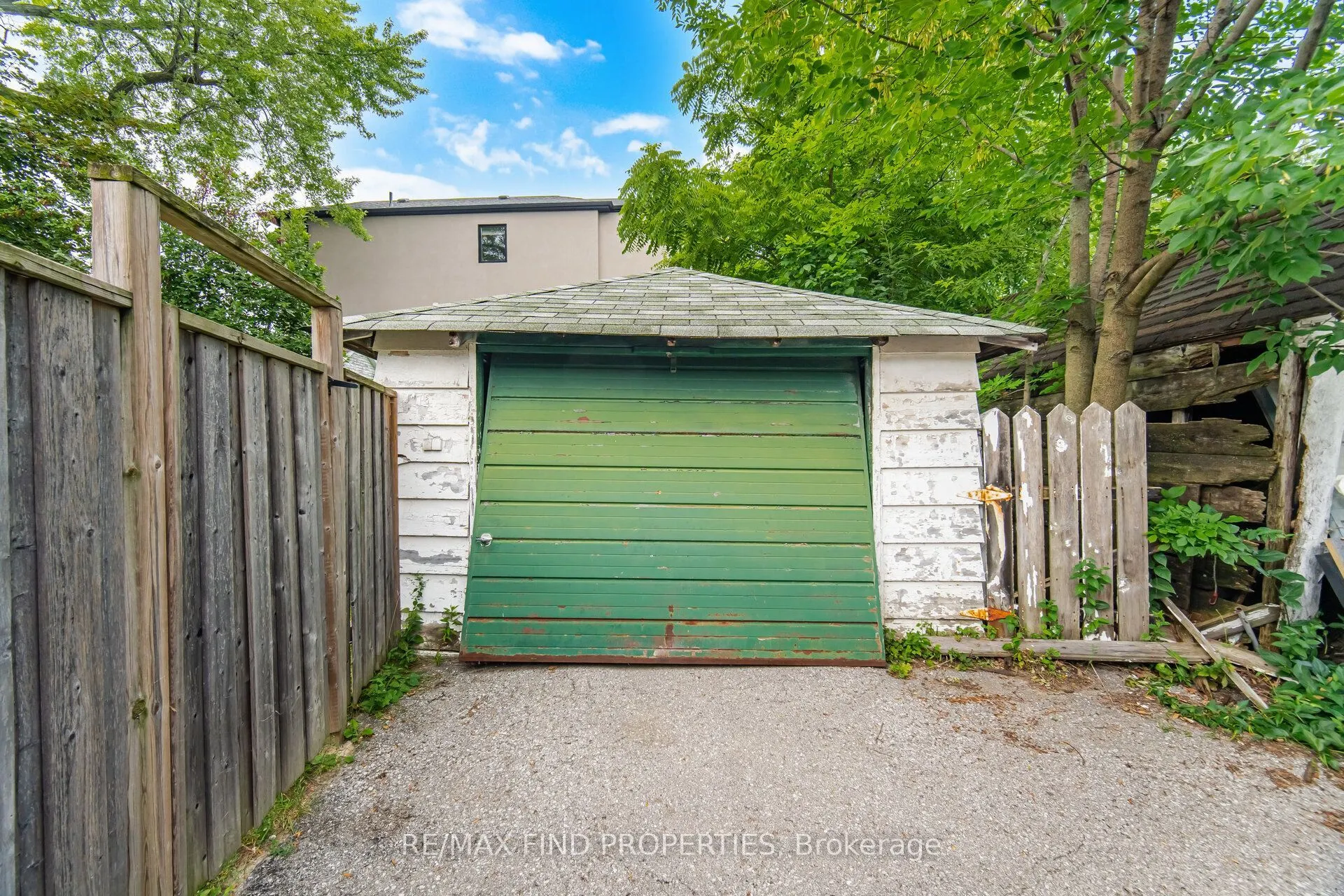 36 Pinegrove Avenue
