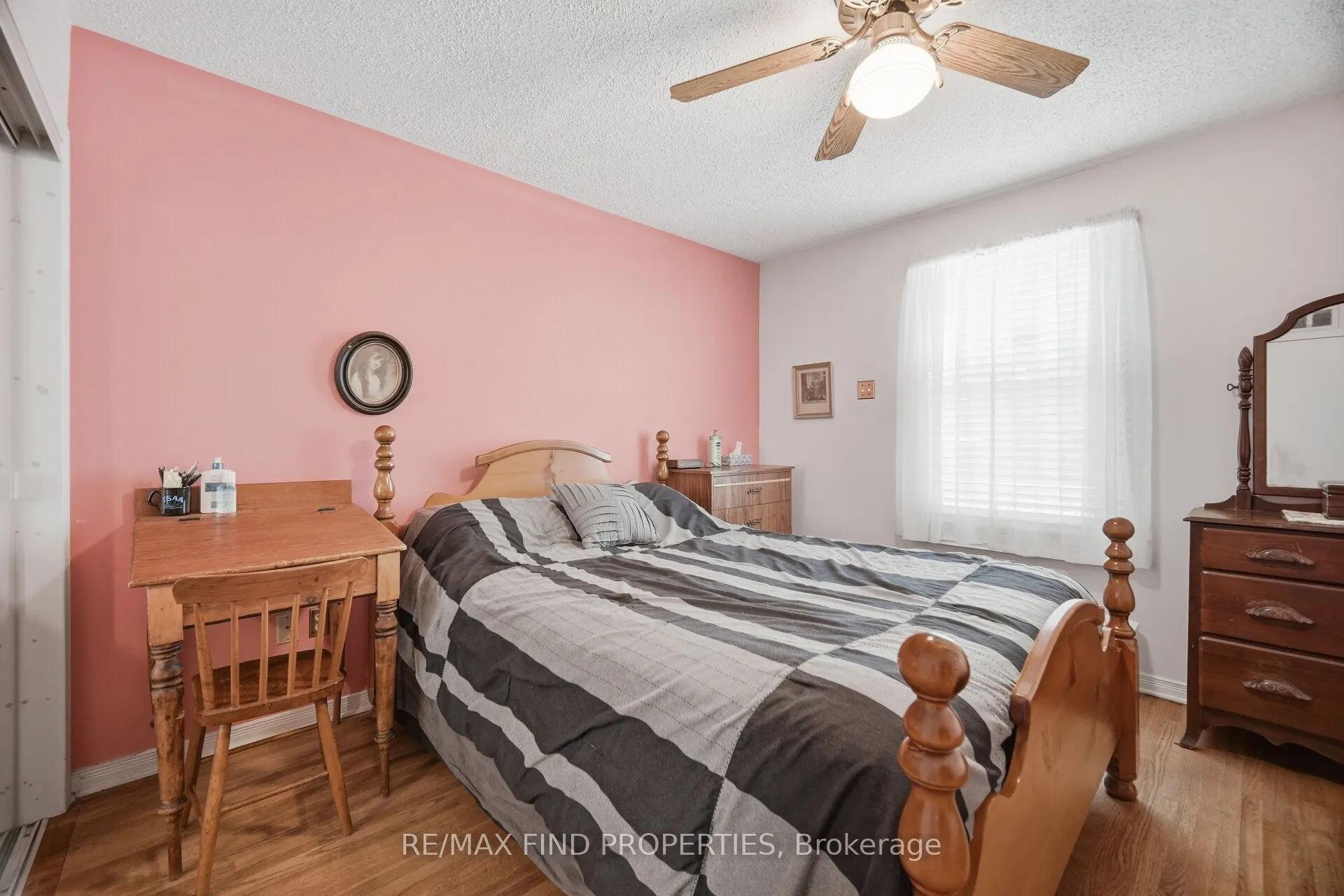 36 Pinegrove Avenue