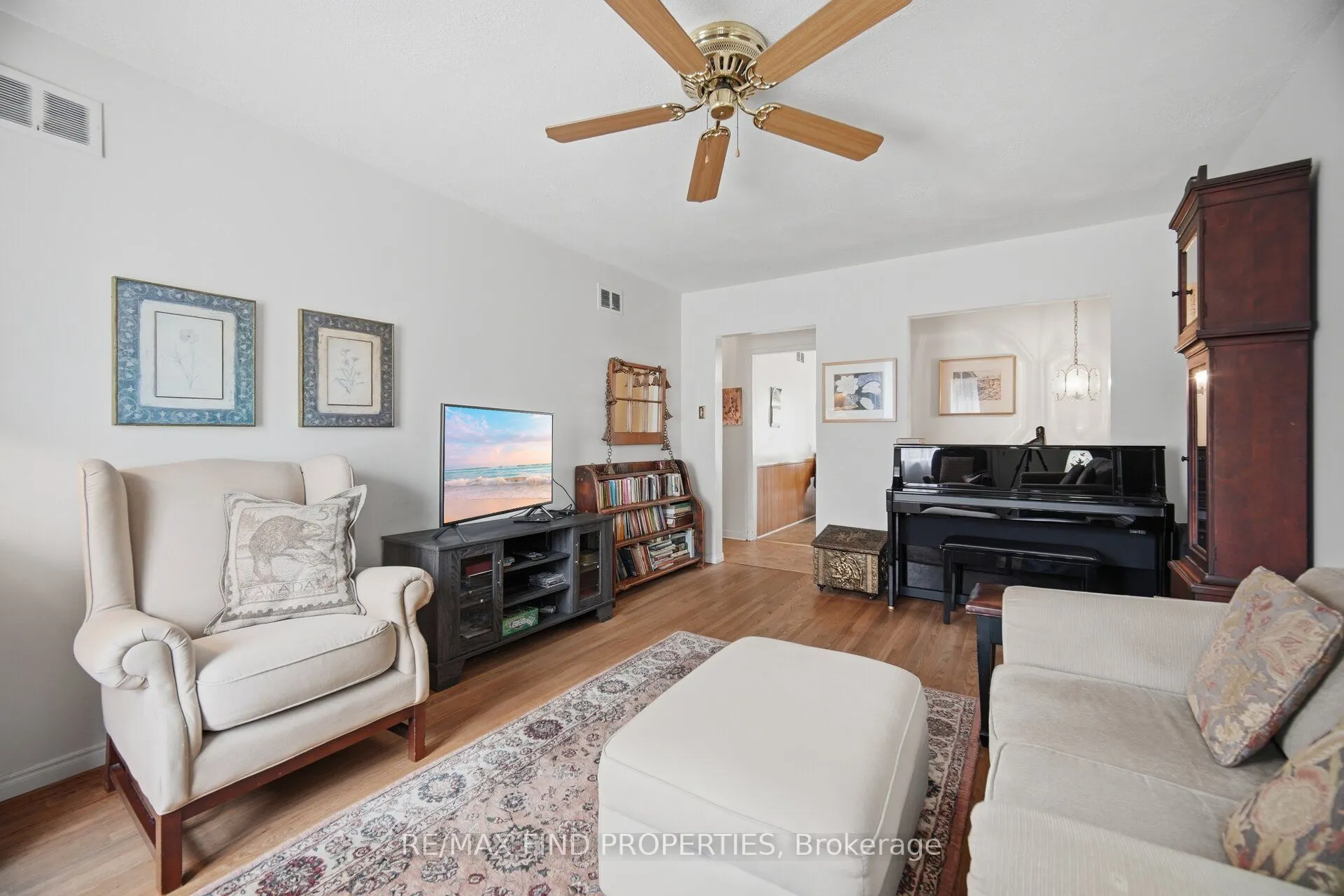36 Pinegrove Avenue