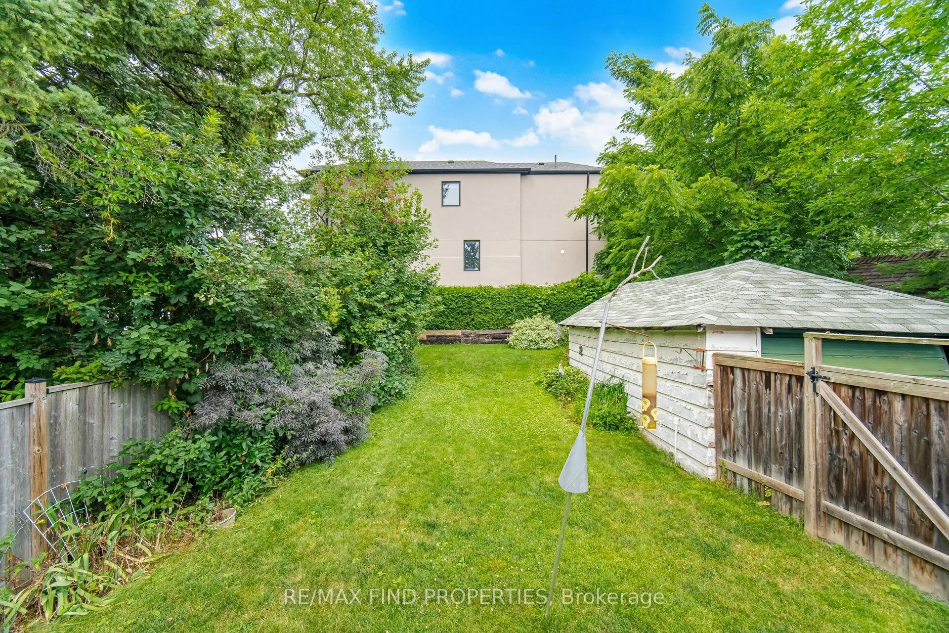 36 Pinegrove Avenue