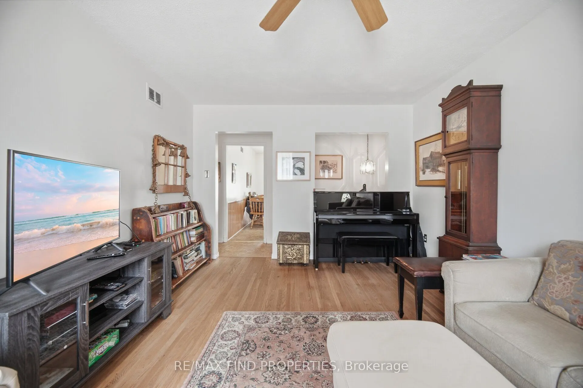 36 Pinegrove Avenue