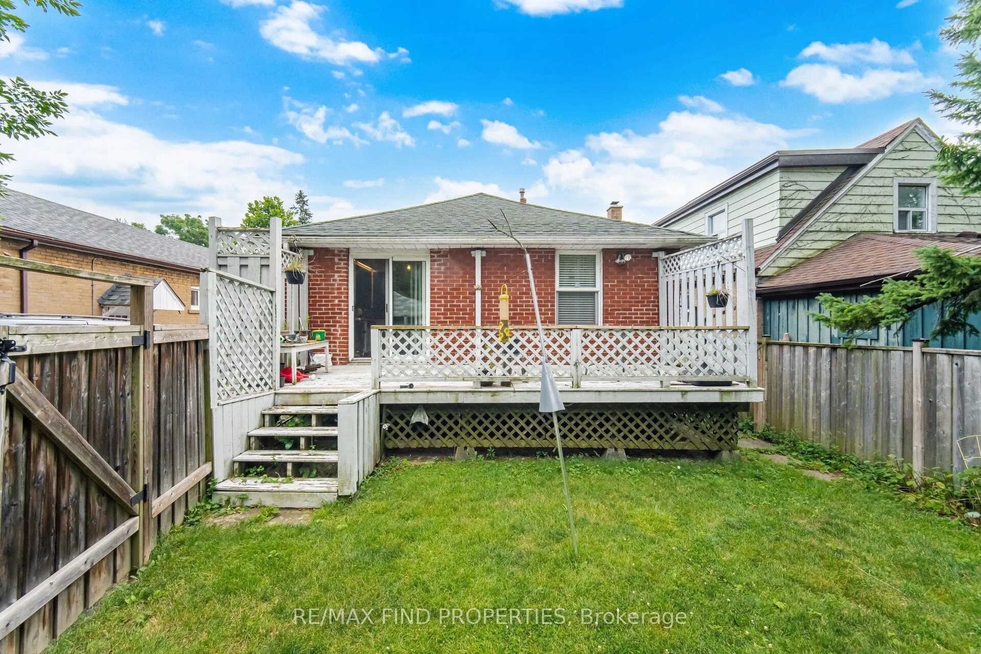36 Pinegrove Avenue