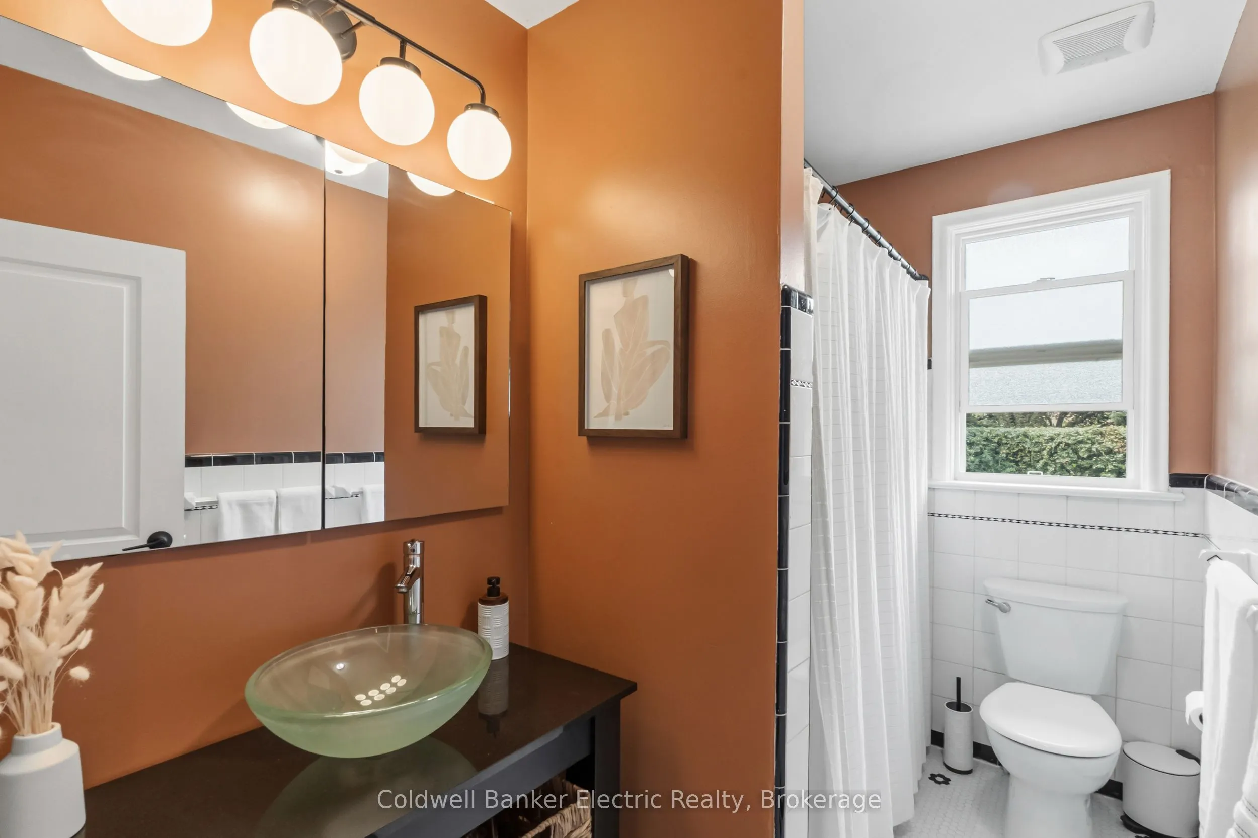 326 Cochrane Street