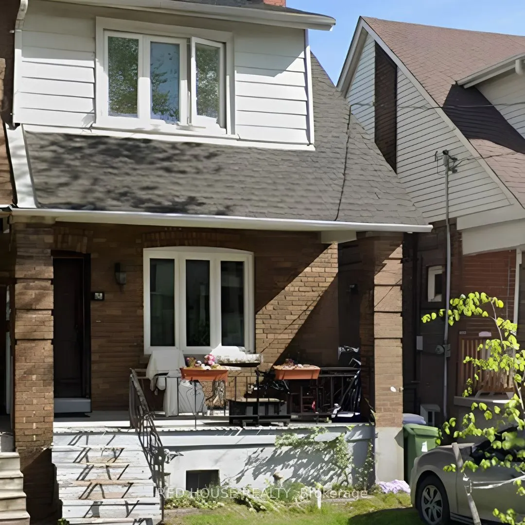 32 Glebeholme Boulevard