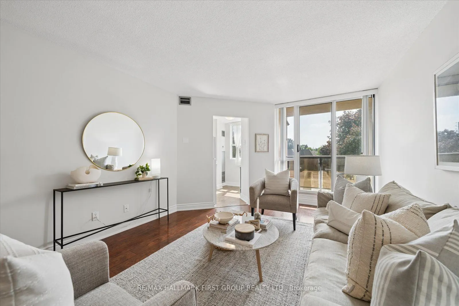 2 Westney Road N #206