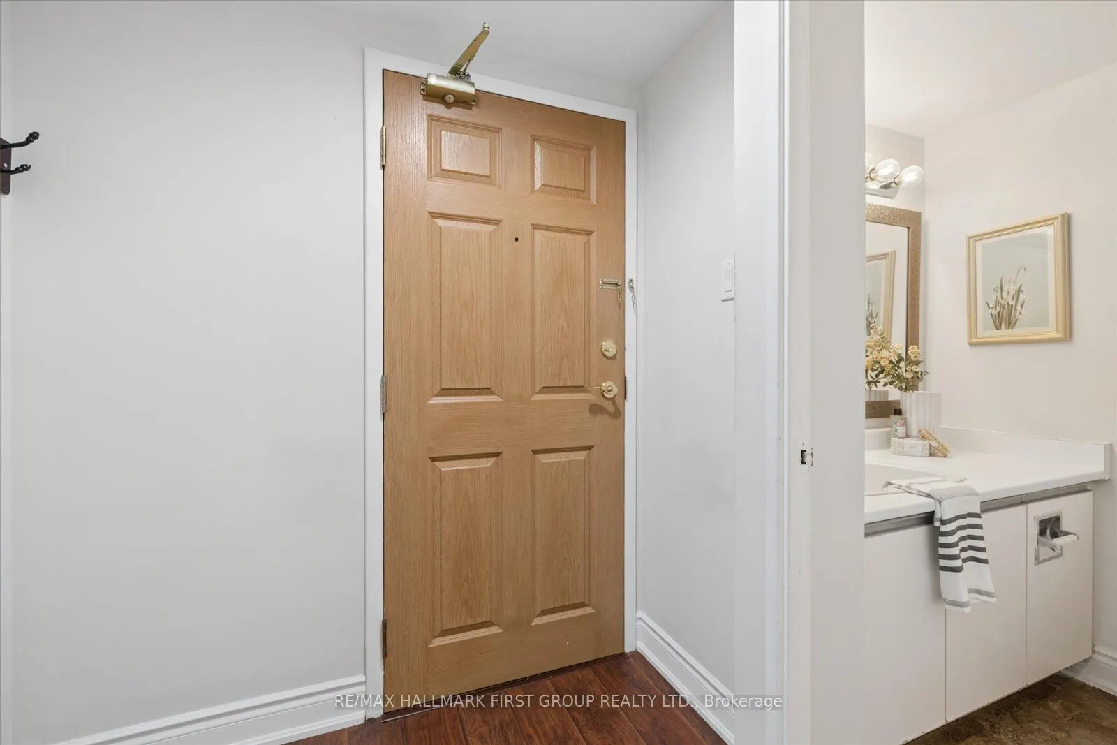 2 Westney Road N #206
