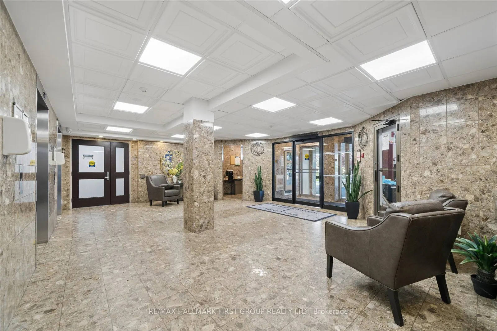 2 Westney Road N #206