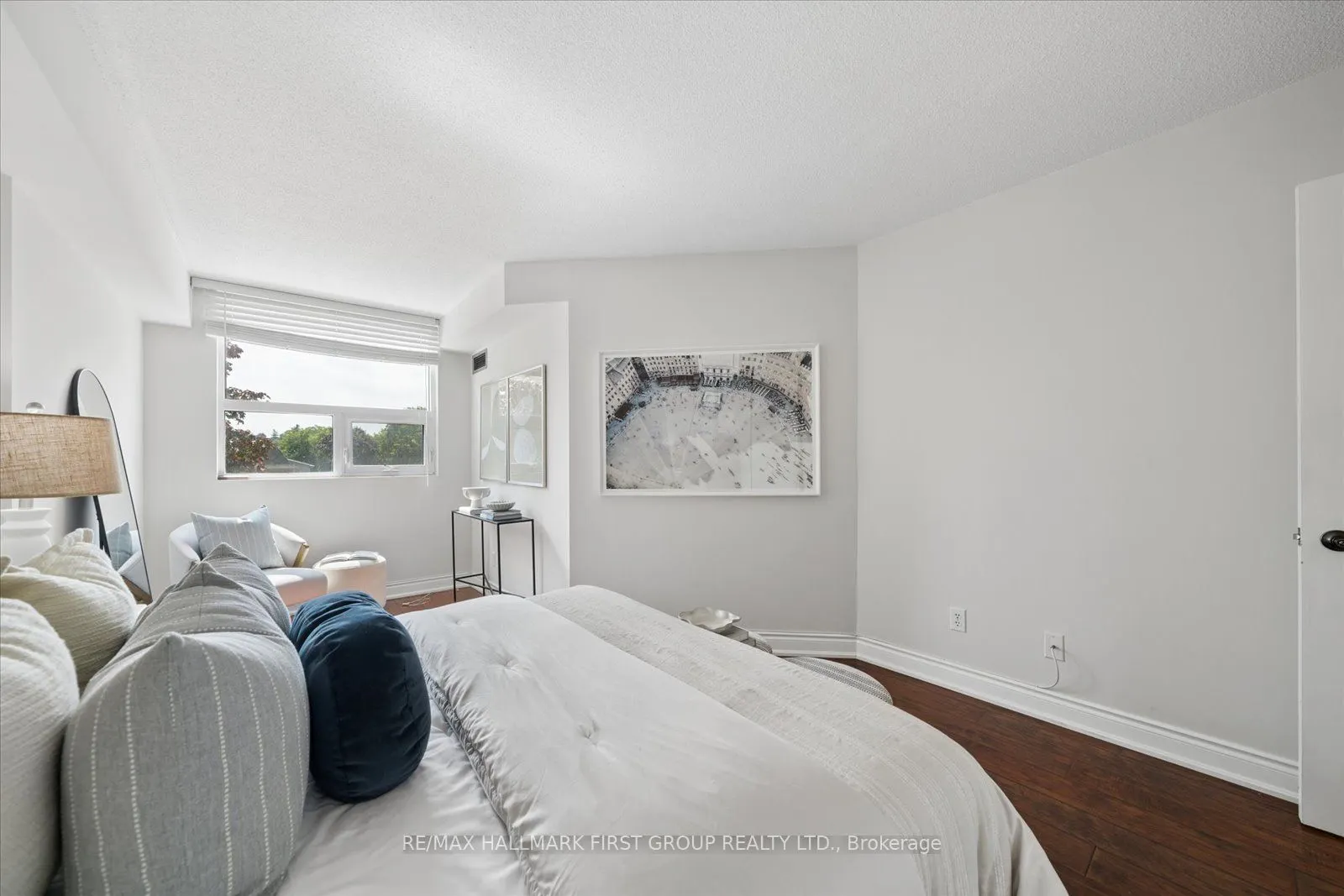 2 Westney Road N #206