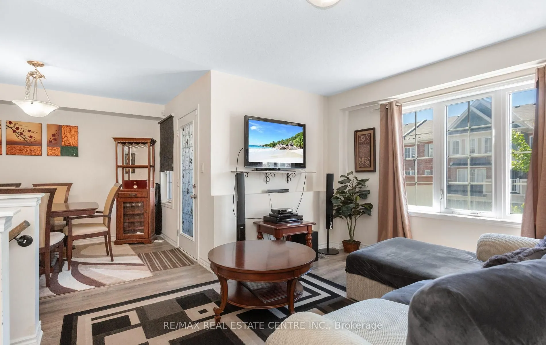 1084 Silk Street