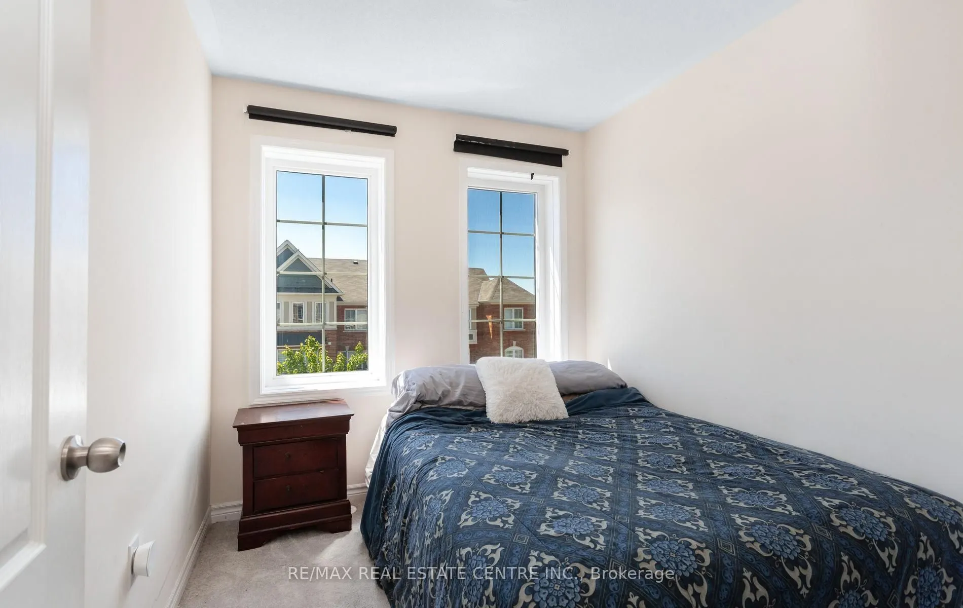 1084 Silk Street