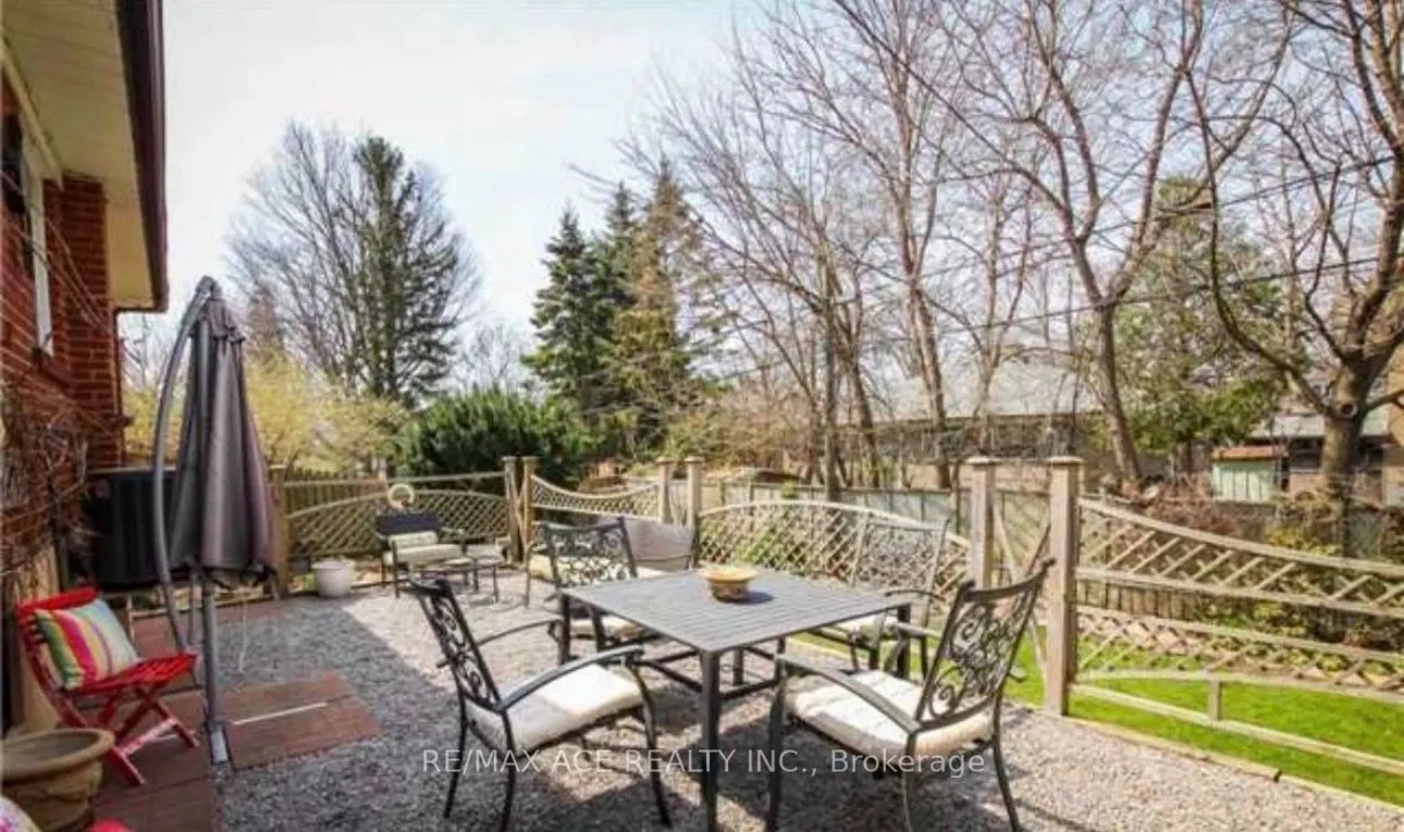 18 Roseglor Crescent