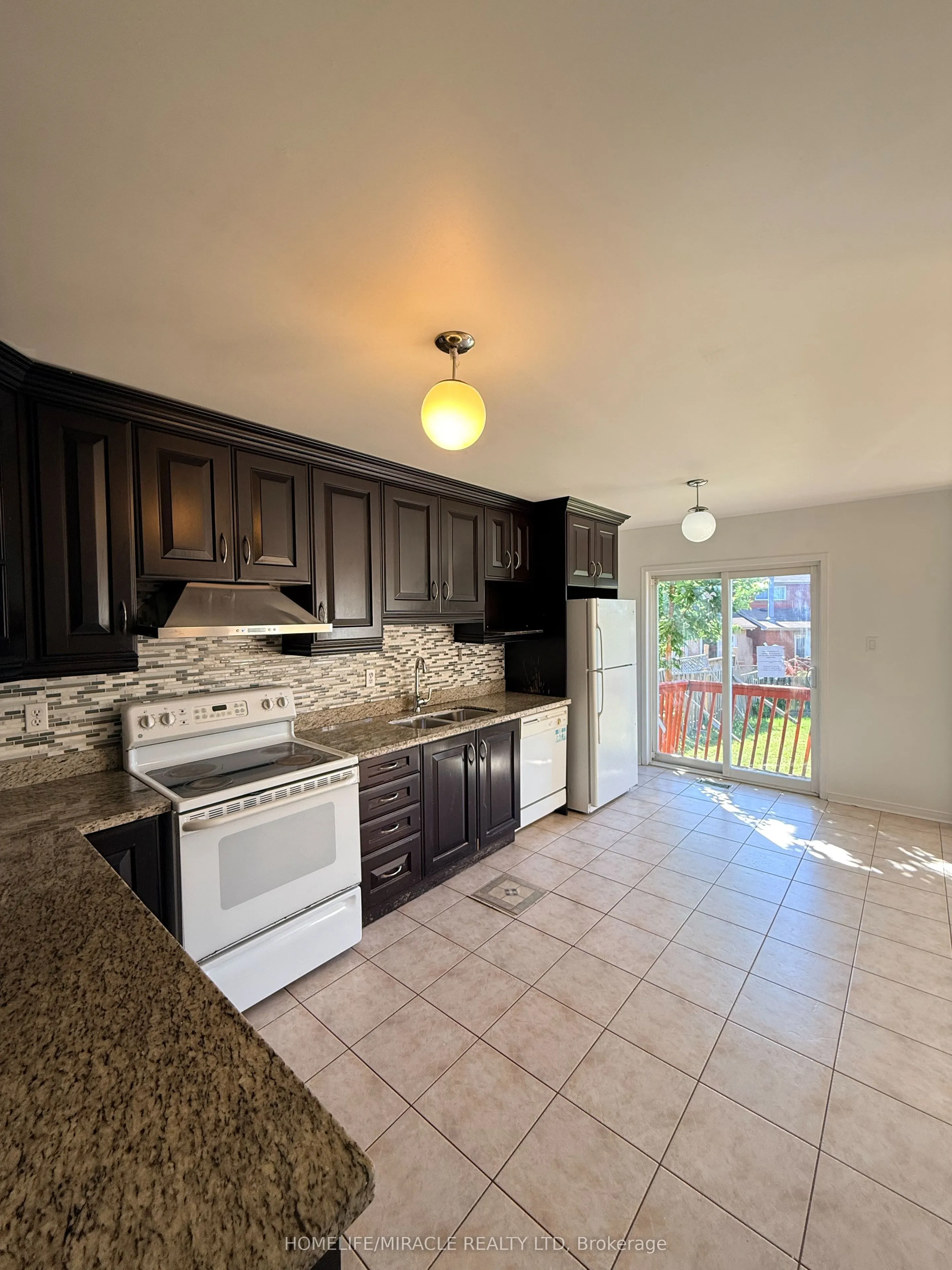 102 Misty Hills Trail