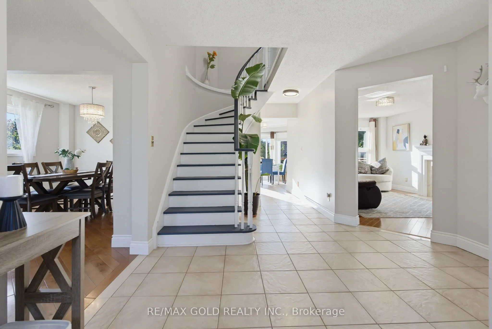 38 Silverbirch Place