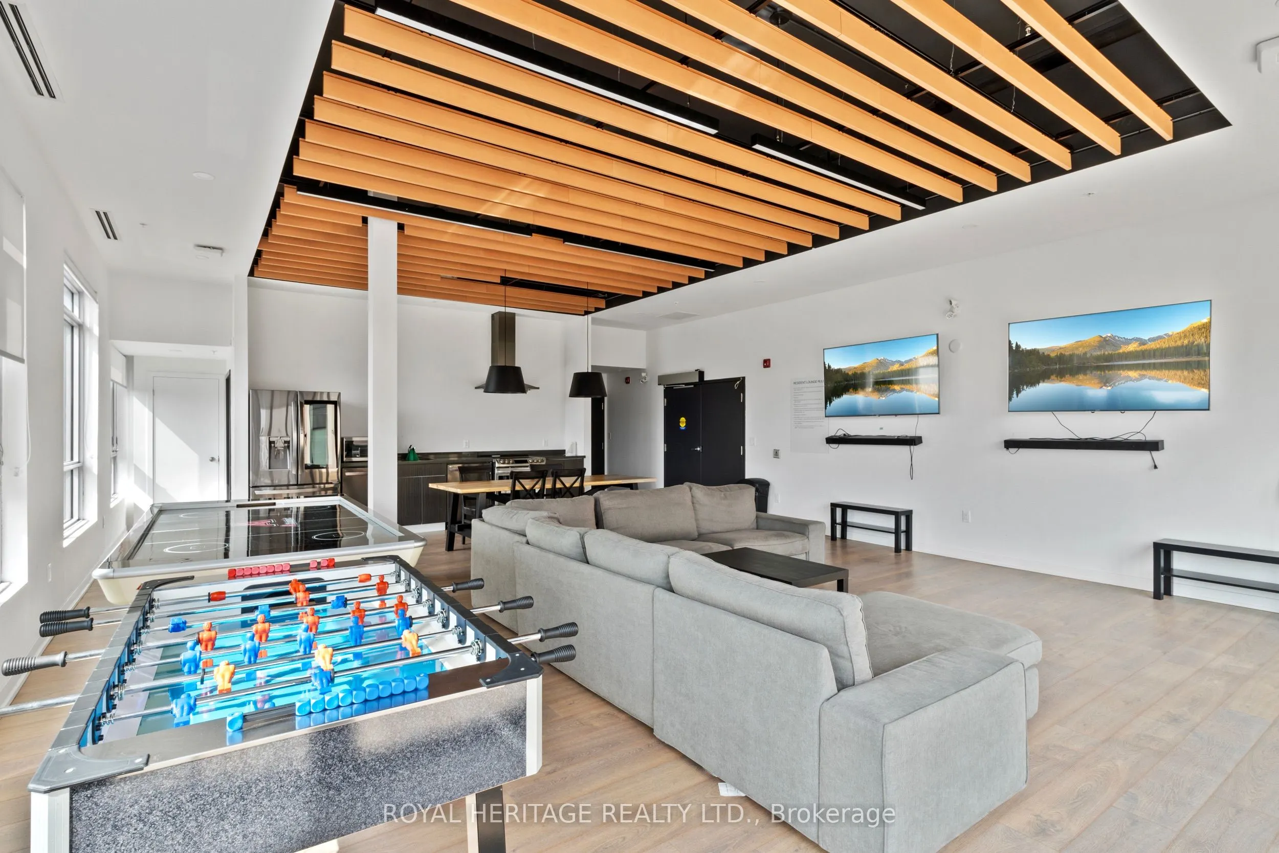 1800 Simcoe Street N #307