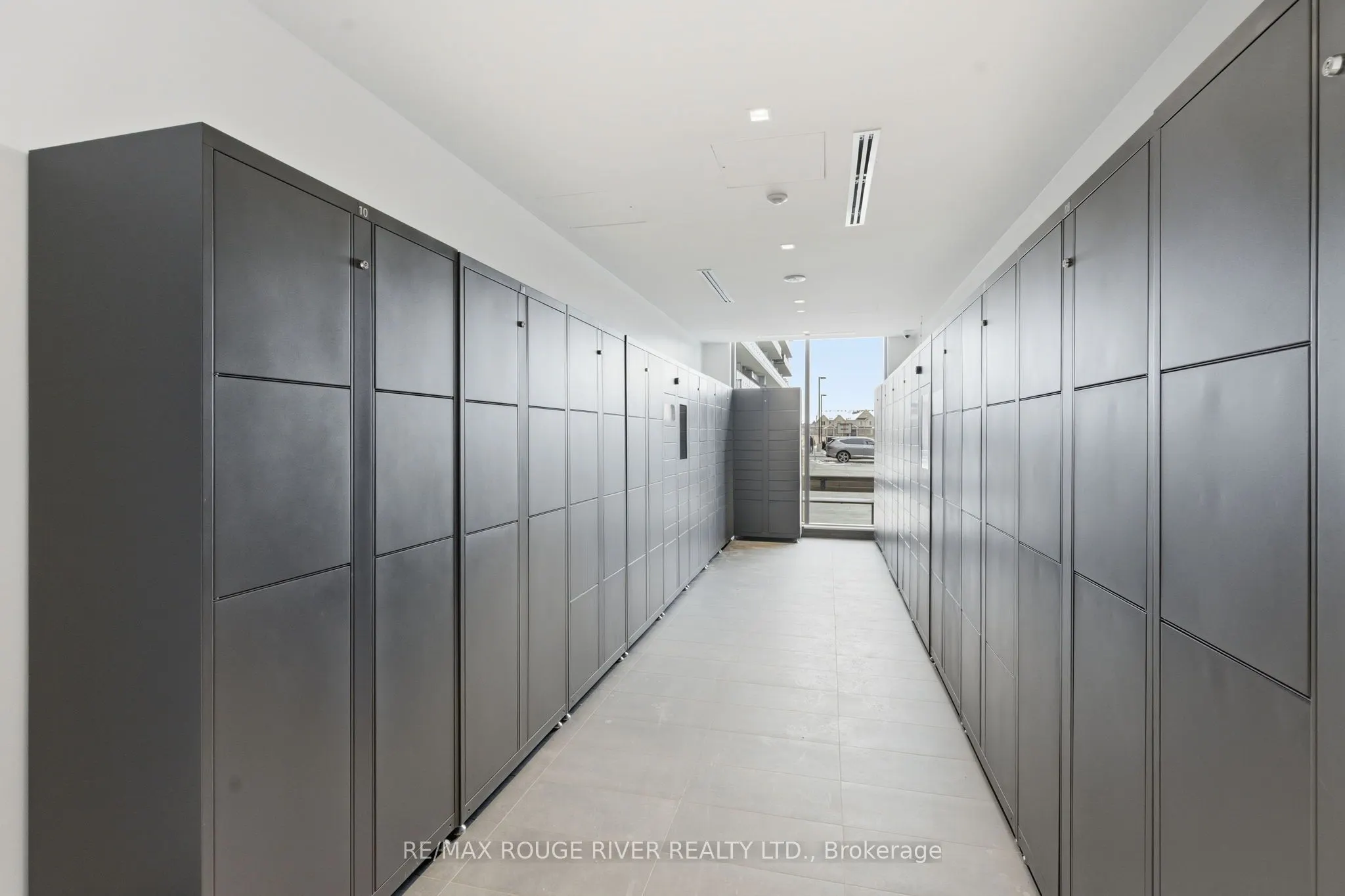 2545 SIMCOE Street N #2321