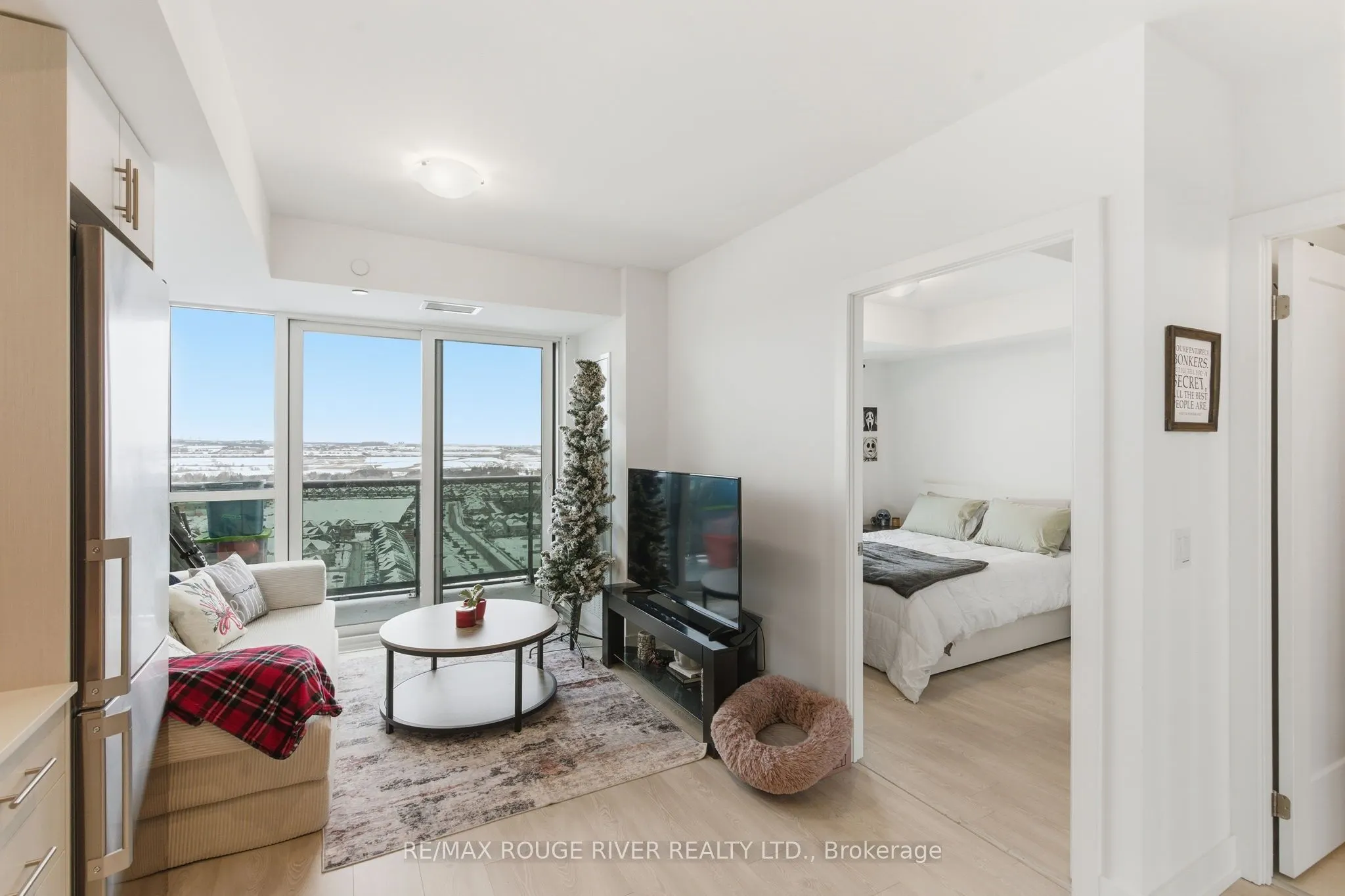 2545 SIMCOE Street N #2321