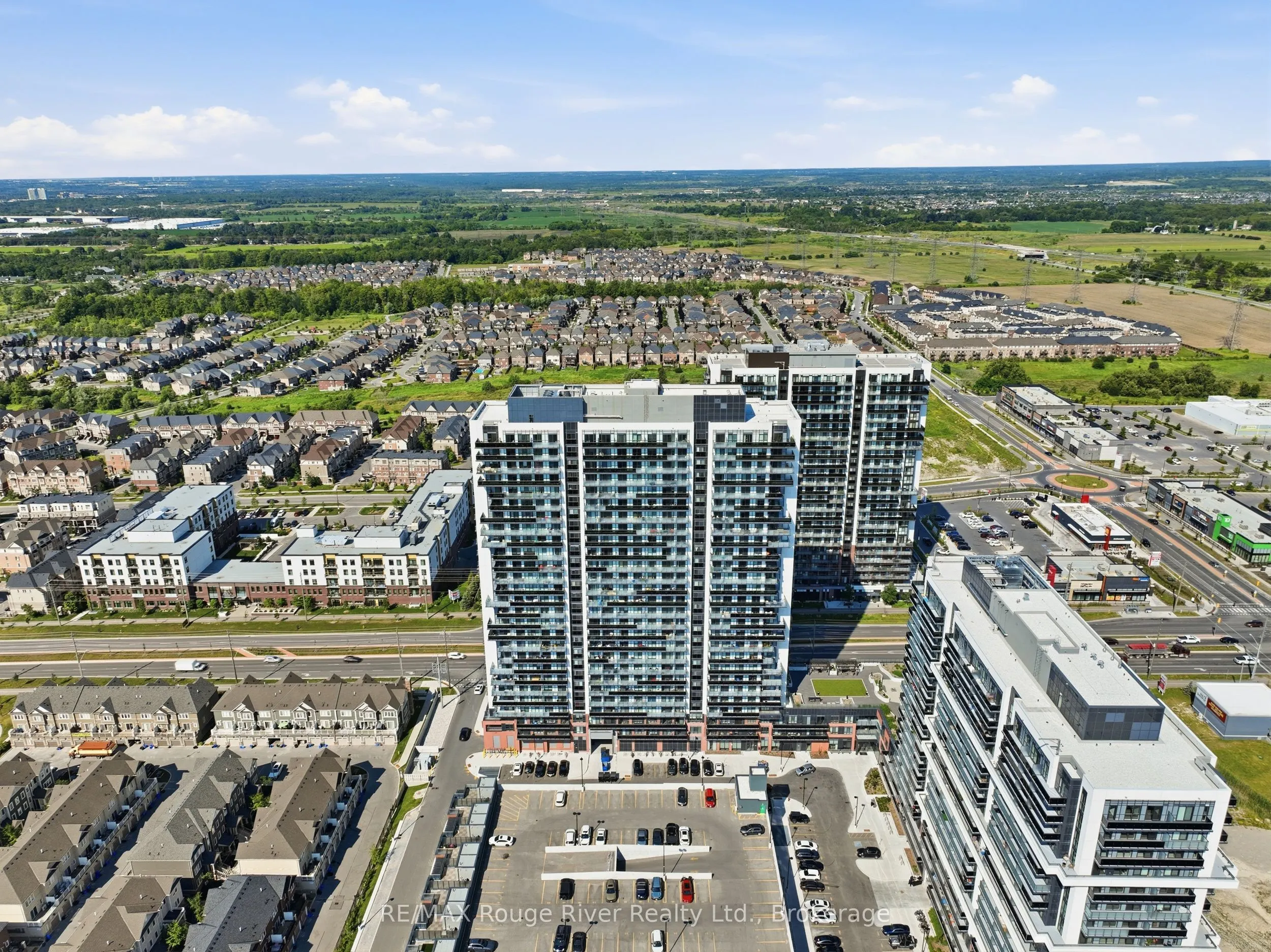 2545 SIMCOE Street N #2321