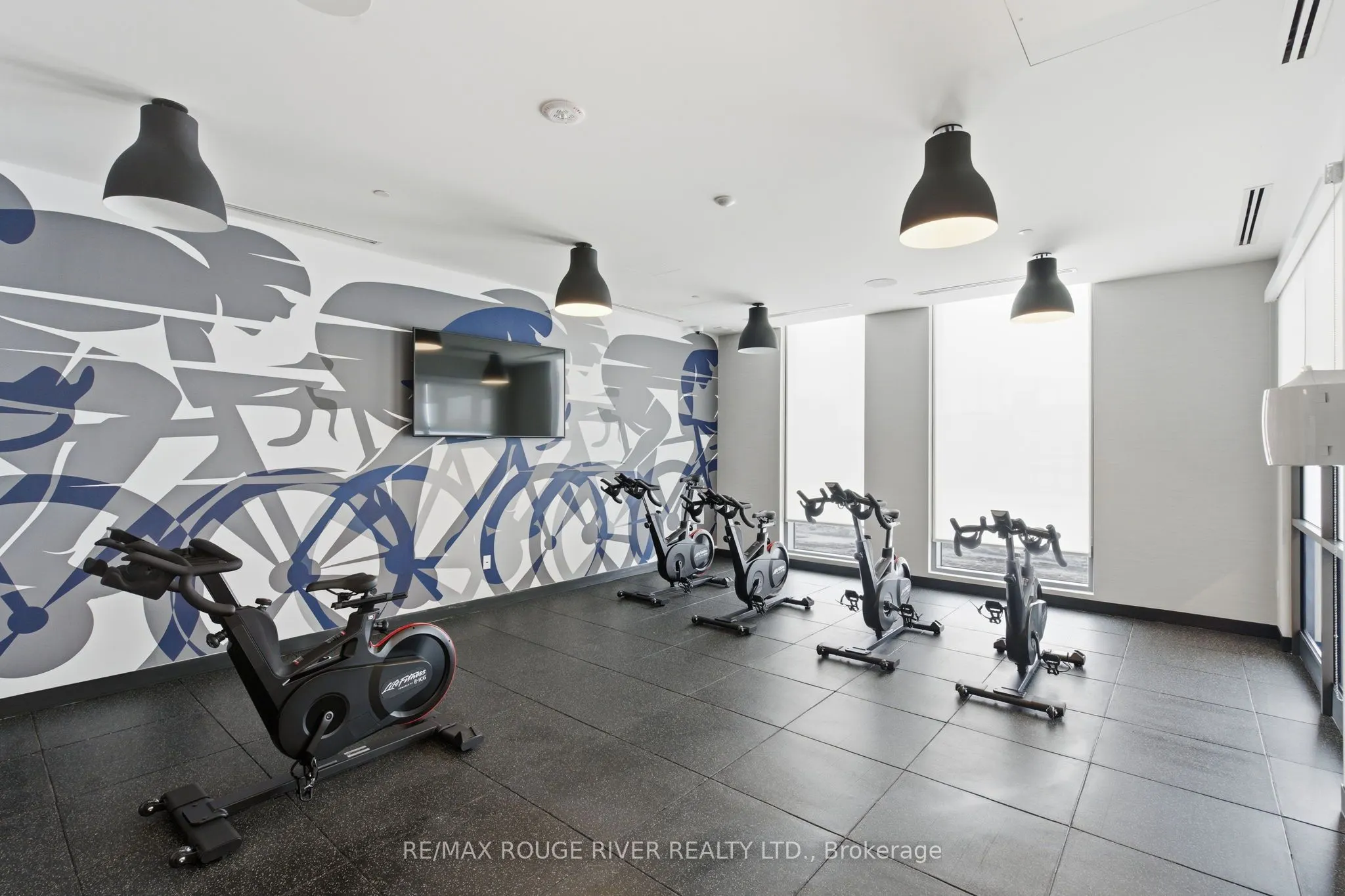 2545 SIMCOE Street N #2321