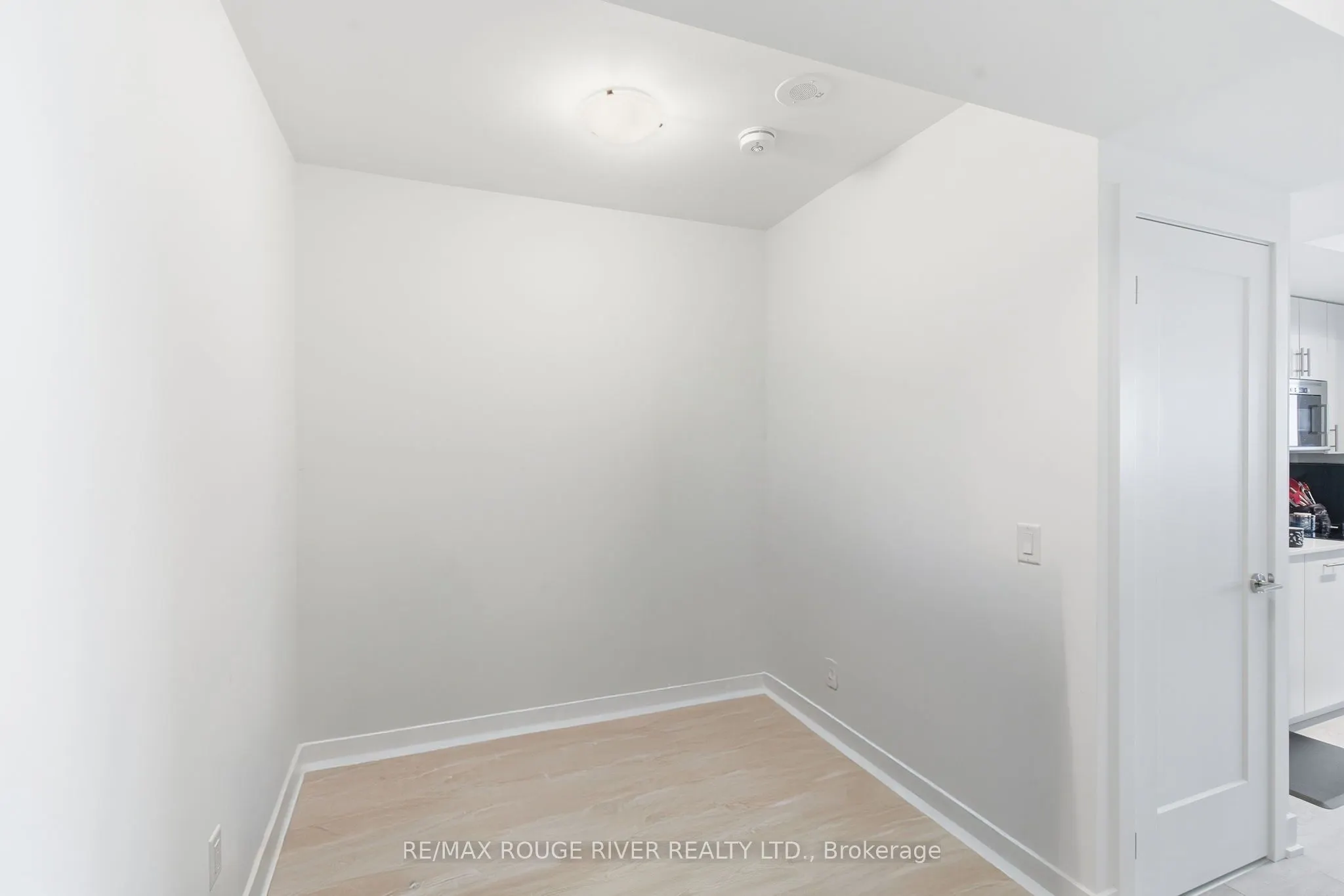 2545 SIMCOE Street N #2321