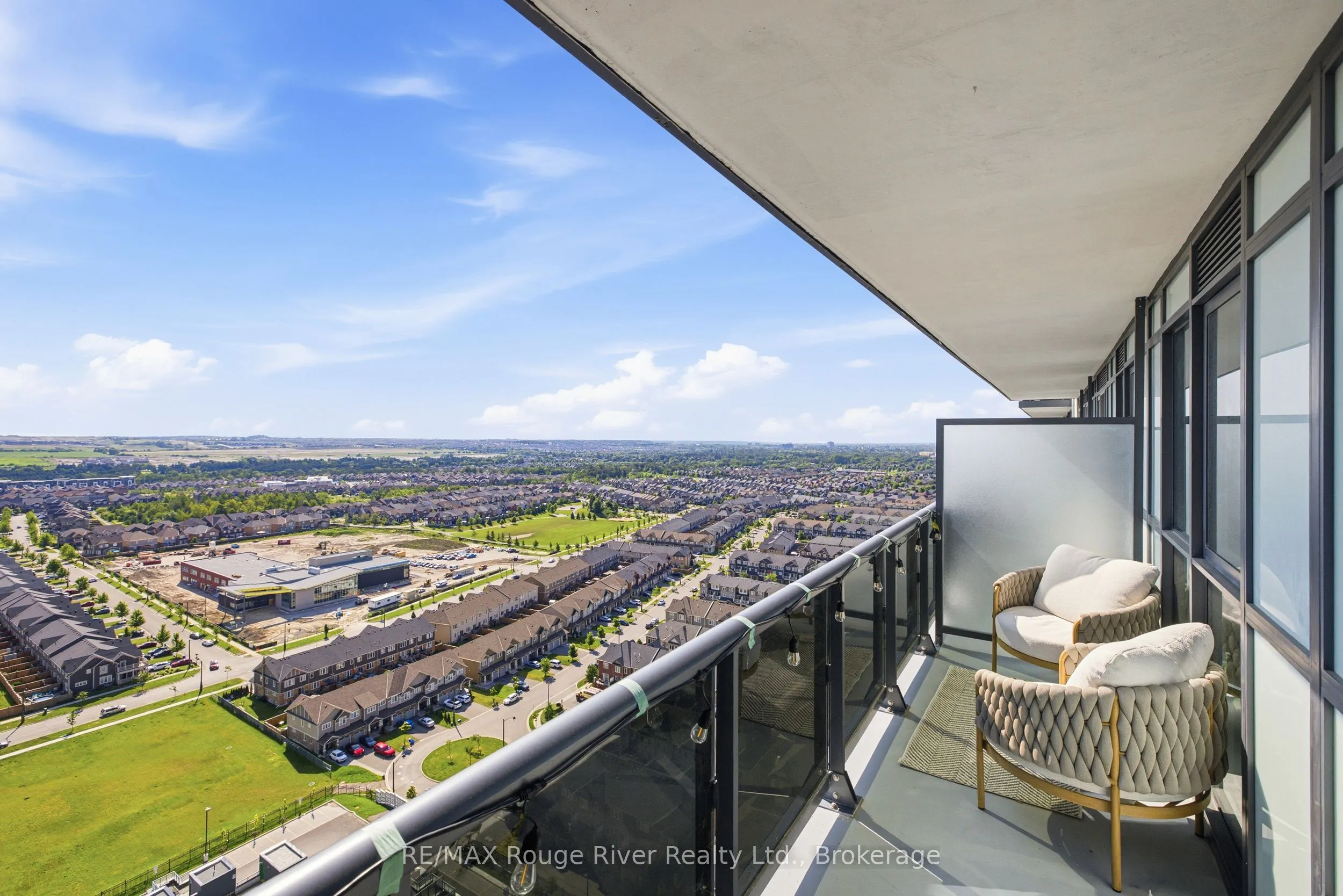 2545 SIMCOE Street N #2321