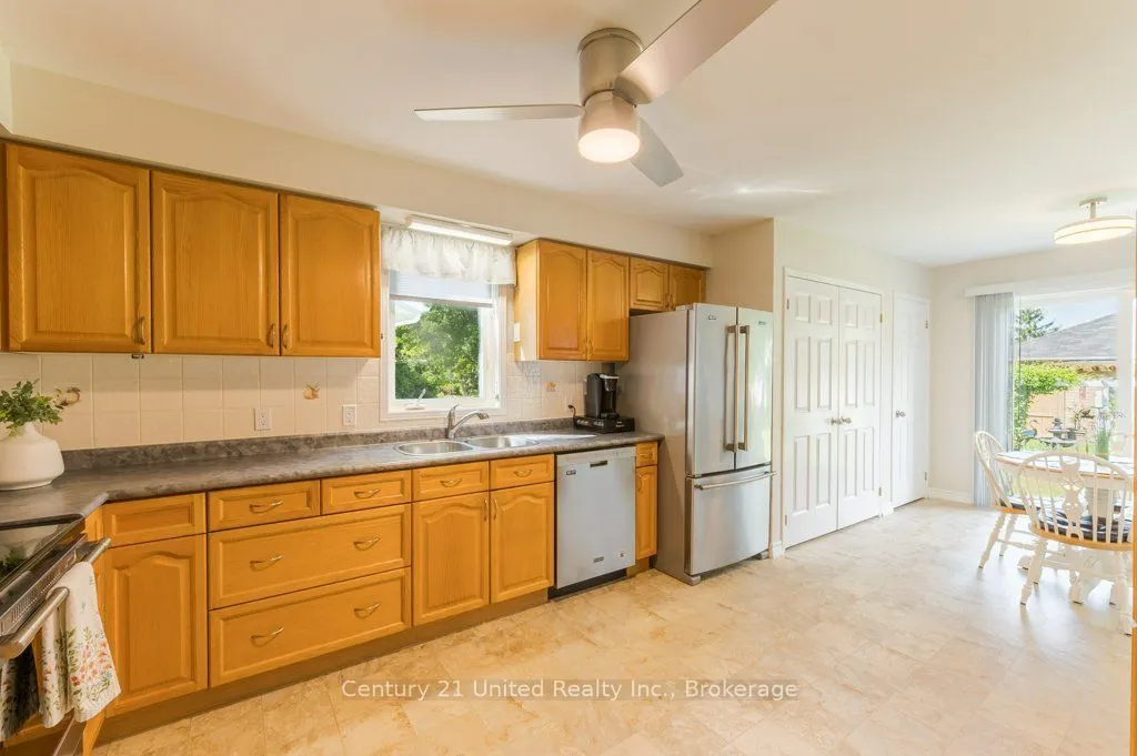 11 Algonquin Trail