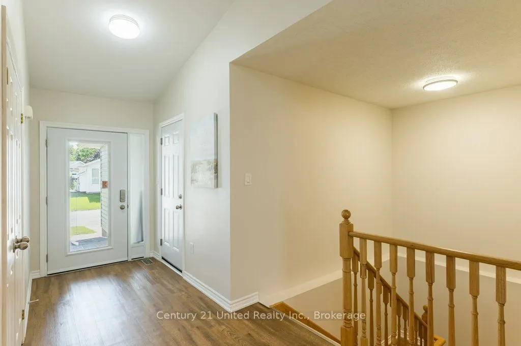 11 Algonquin Trail