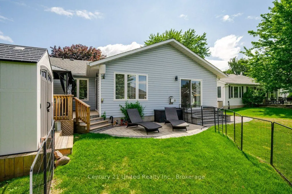 11 Algonquin Trail
