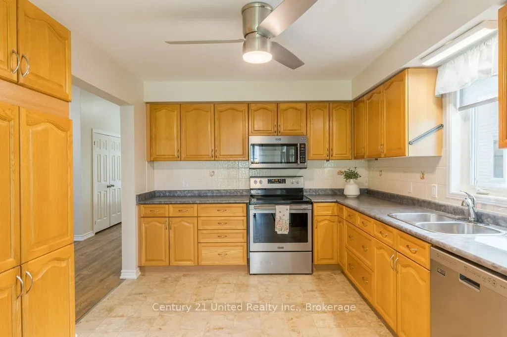 11 Algonquin Trail