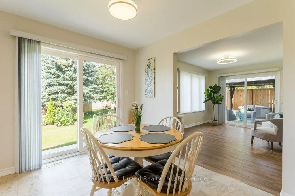 11 Algonquin Trail