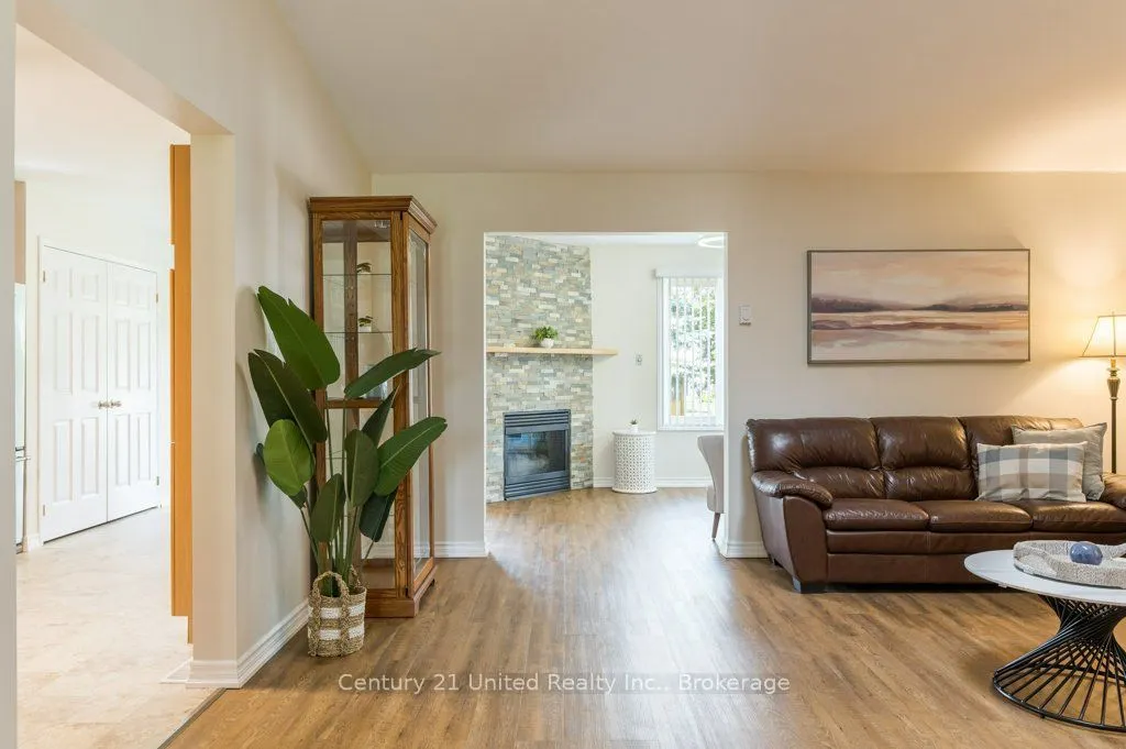 11 Algonquin Trail