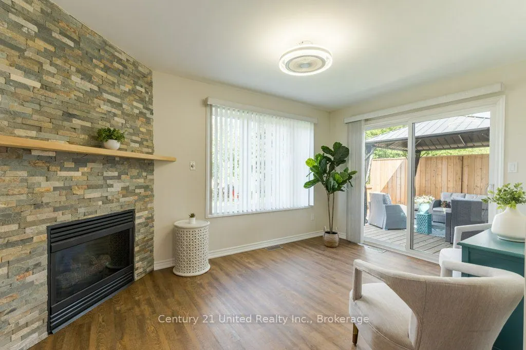 11 Algonquin Trail