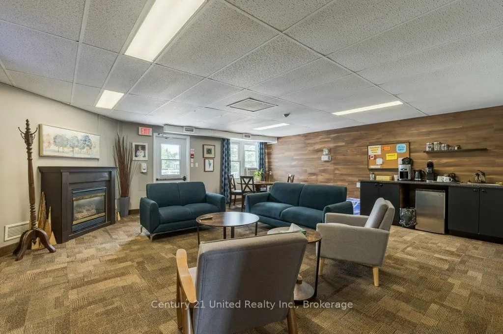 11 Algonquin Trail