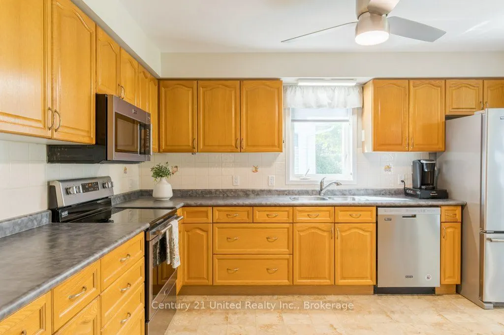 11 Algonquin Trail