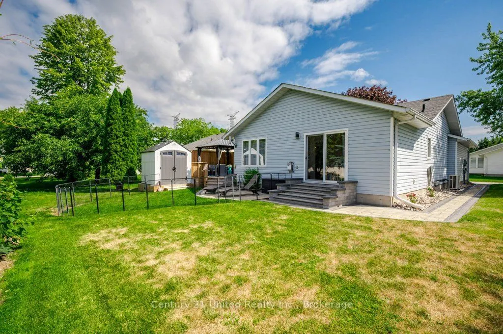 11 Algonquin Trail