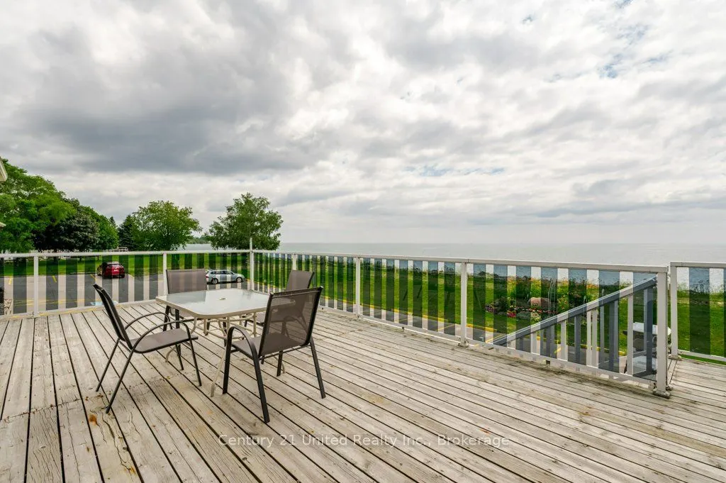 11 Algonquin Trail