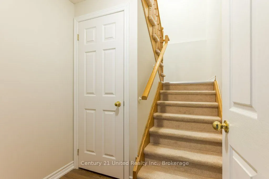 11 Algonquin Trail