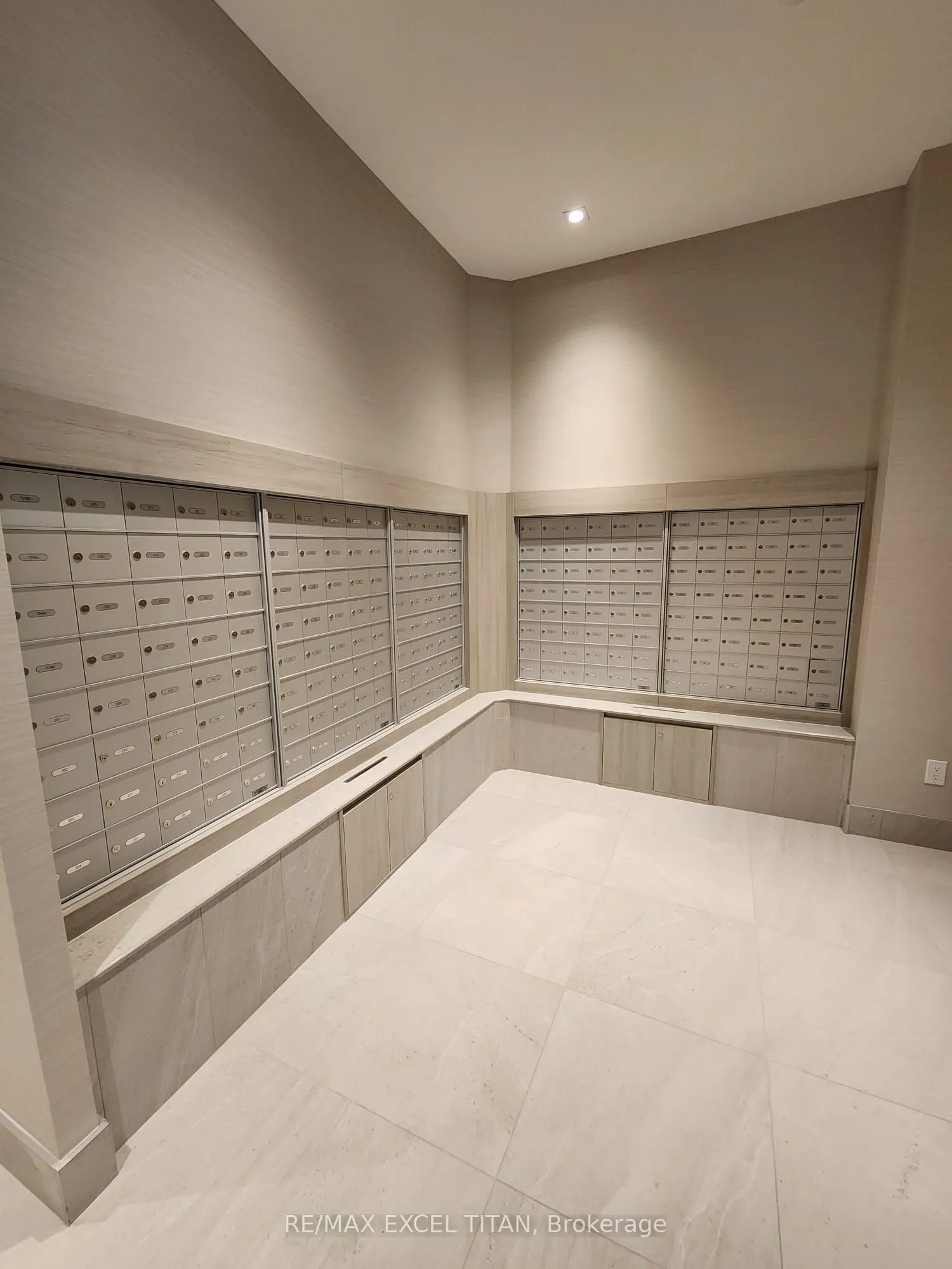 20 Deans Drive S #307