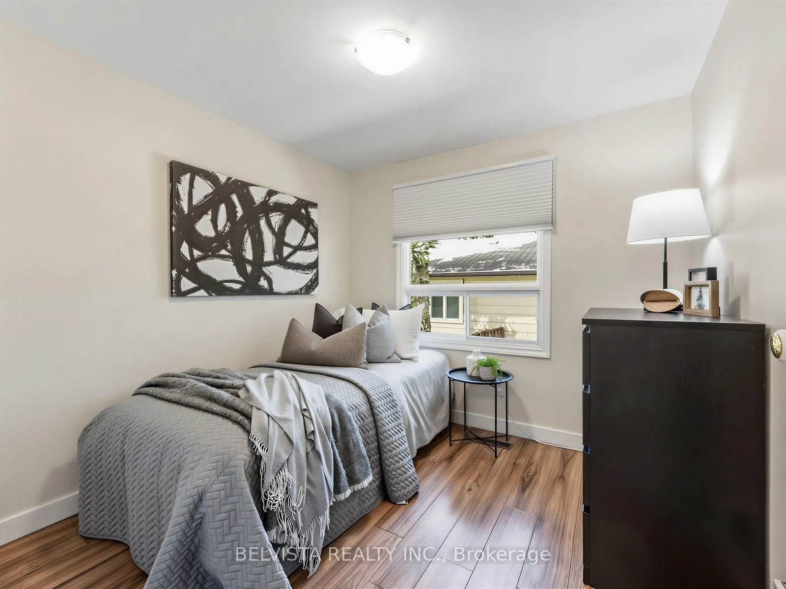 7 Agate Road