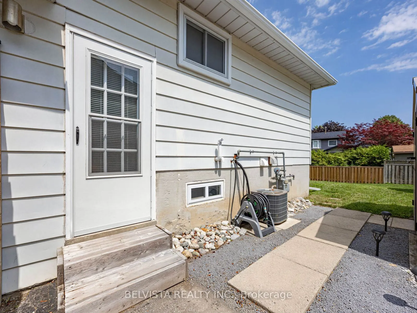7 Agate Road