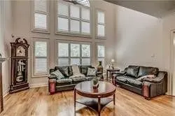6 Mirrow Court
